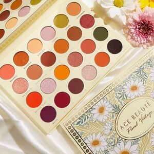 Ace Beaute Floral Vintage Eyeshadow Palette